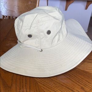 Light Cream Wide  heinshel Hat